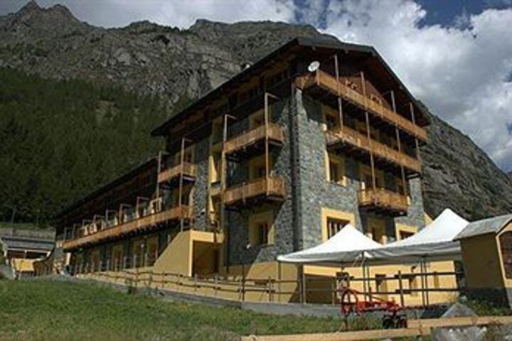 Hotel 12 of 59