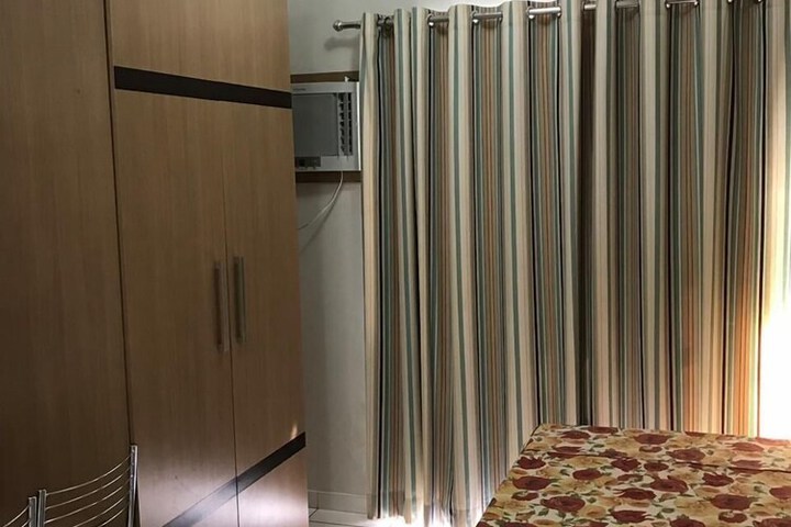 Room 9 of 35