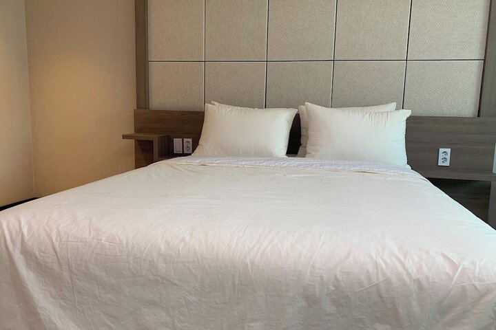 Room 16 of 60