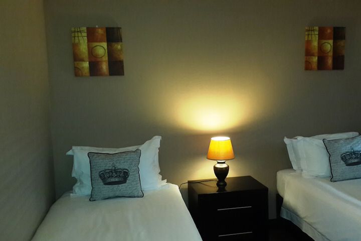 Room 9 of 111
