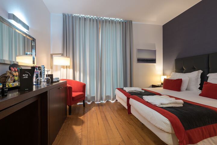 Room 25 of 87
