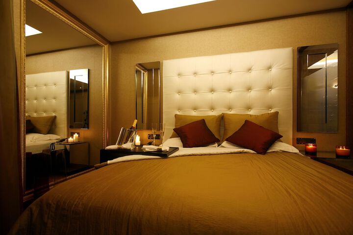 Room 18 of 74