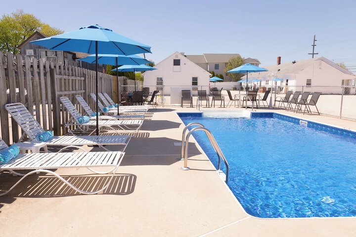 Pool 14 of 16