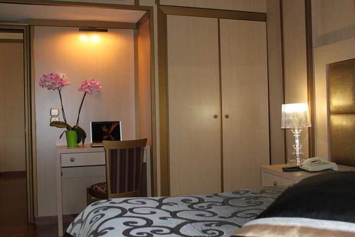 Room 15 of 66