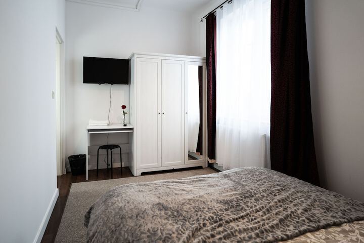 Room 7 of 31