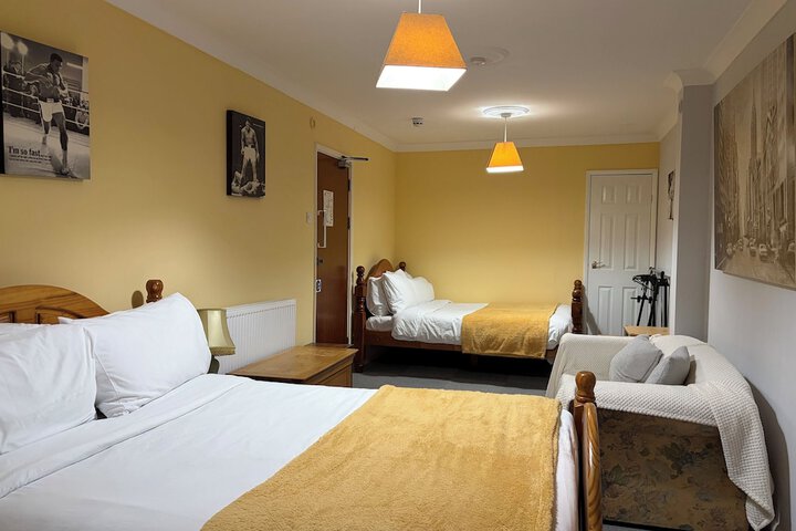 Room 27 of 73