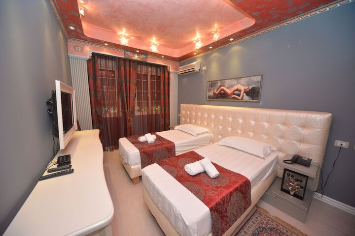 Room 28 of 40