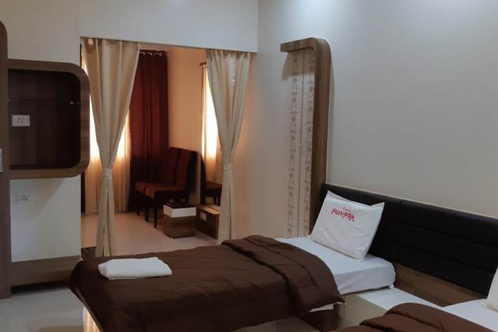 Room 10 of 43