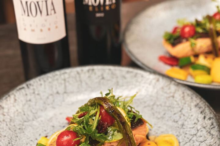 Dining 57 of 70