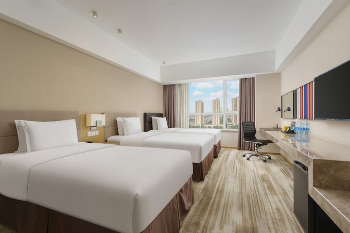 Room 19 of 38