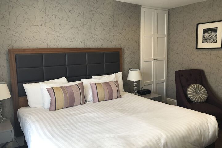 Room 12 of 96