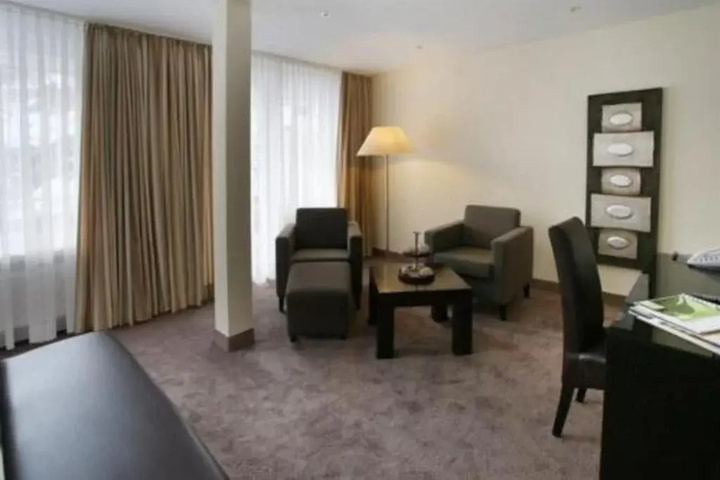 Room 3 of 16