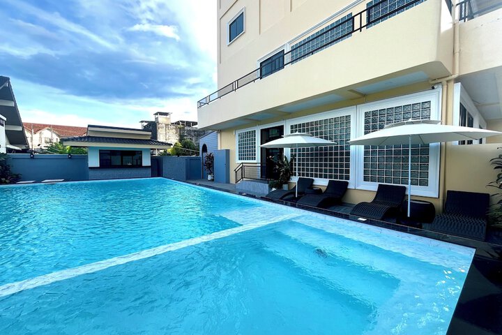 Pool 81 of 164