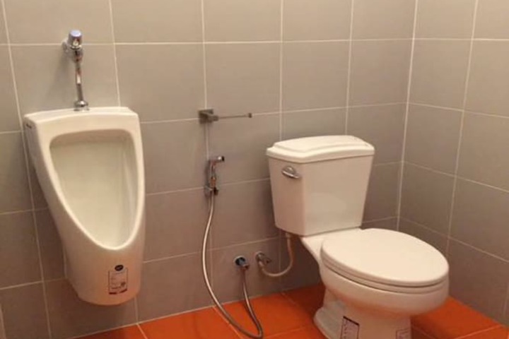 Room 7 of 8