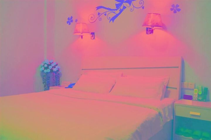Room 23 of 28