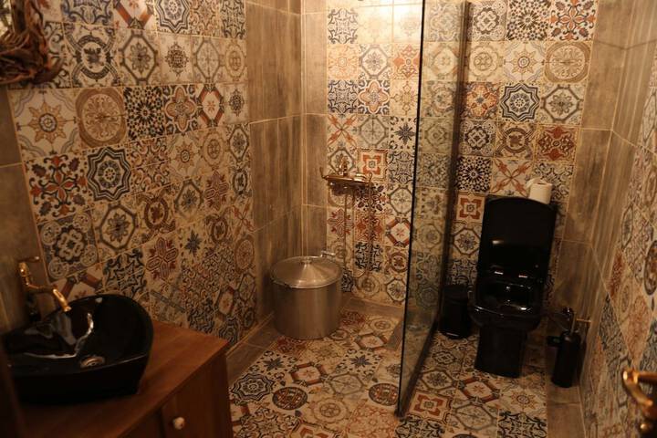 Room 17 of 17
