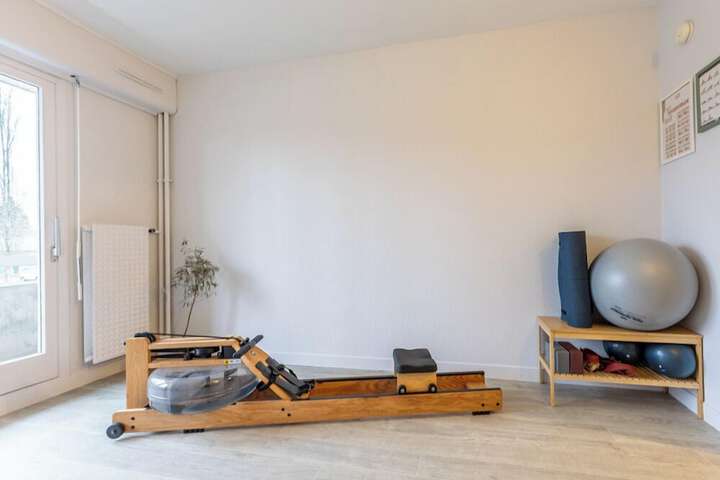 Lounge 47 of 71