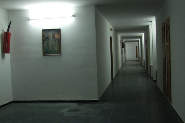 Ballroom/Hall 28 of 32