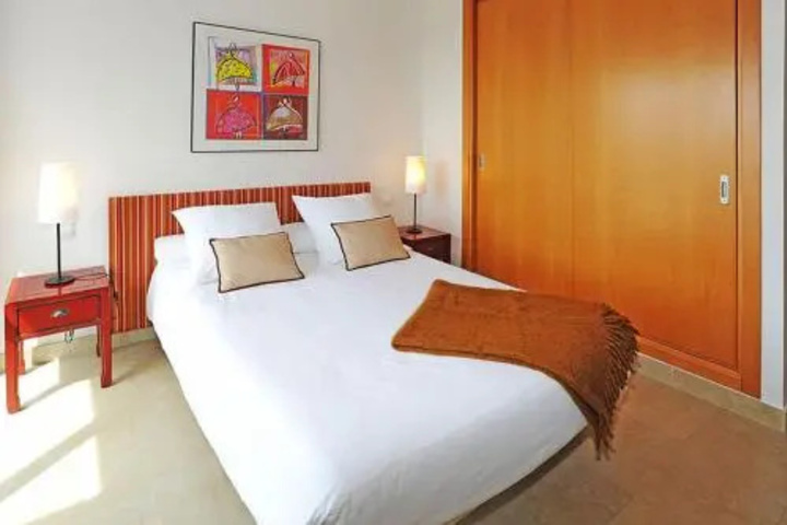 Room 5 of 15