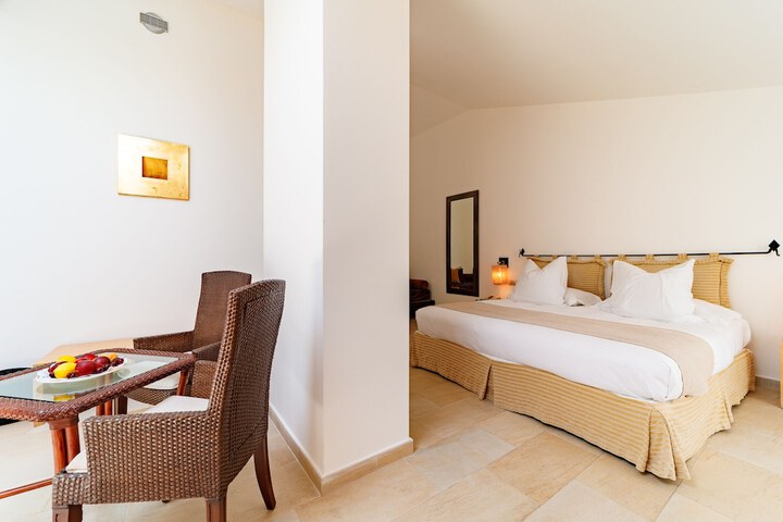 Room 45 of 249