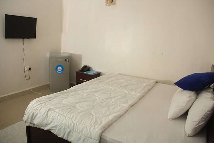 Room 5 of 18