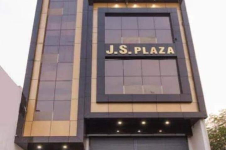 Hotel J.S. Plaza by WB Inn