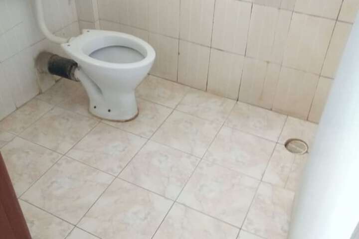 Room 10 of 14