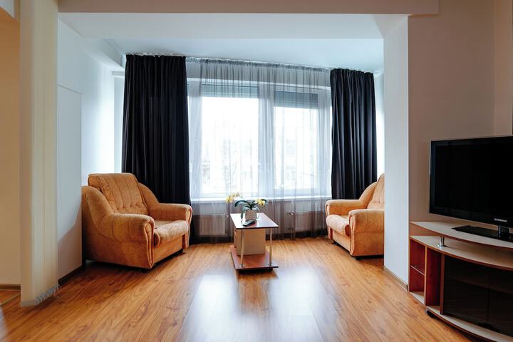 Room 6 of 63