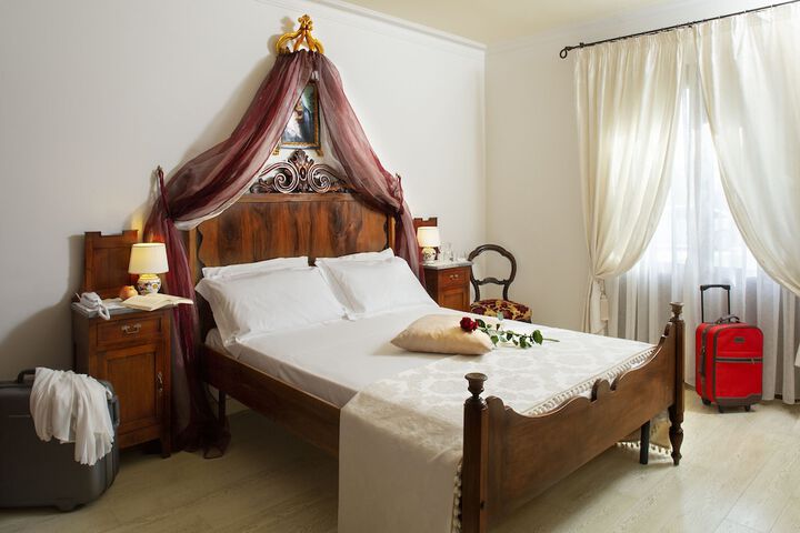 Room 6 of 65