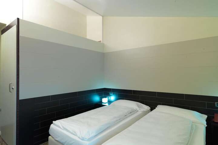 Room 15 of 43