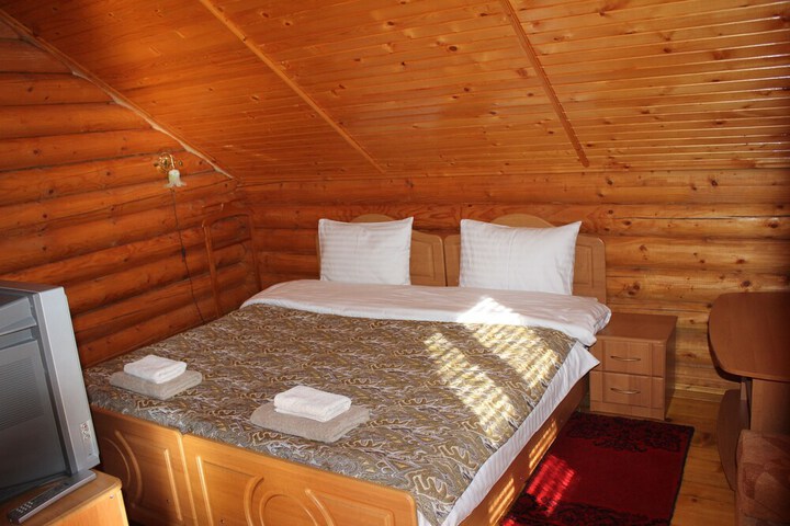 Room 2 of 21
