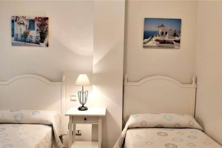 Room 4 of 24