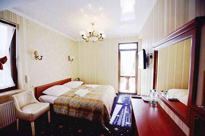 Room 5 of 49