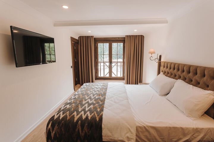 Room 9 of 29
