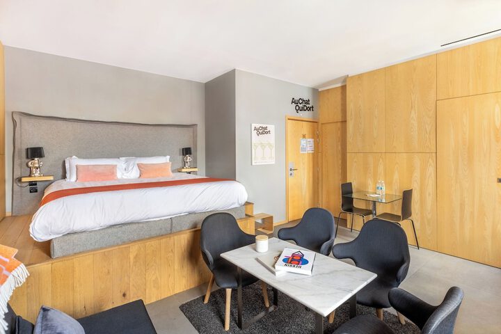 Room 51 of 68