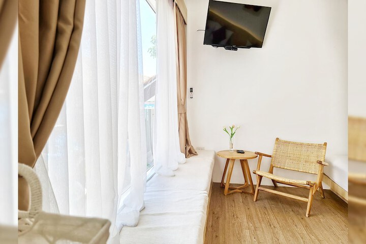 Room 6 of 23