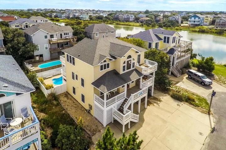 Paws and Reflect - Corolla Ocean Sands, 200 Yds to Beach, Pool, Hot Tub, Pool Table, Pets OK in Corolla, NC