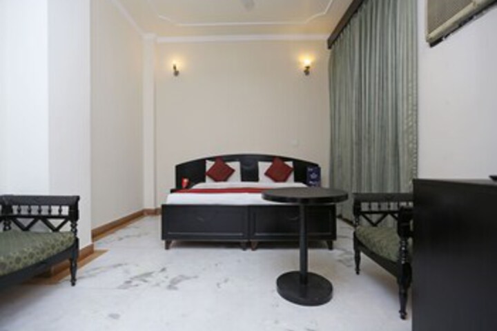 Room 18 of 26