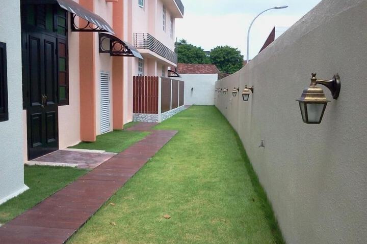 Property Grounds 30 of 38