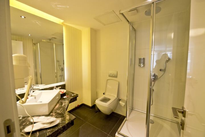 Clean Restrooms