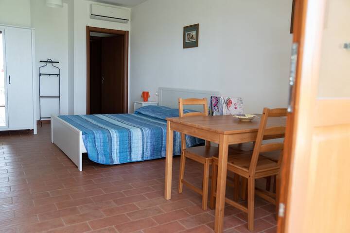 Room 2 of 87