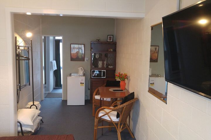Room 12 of 86