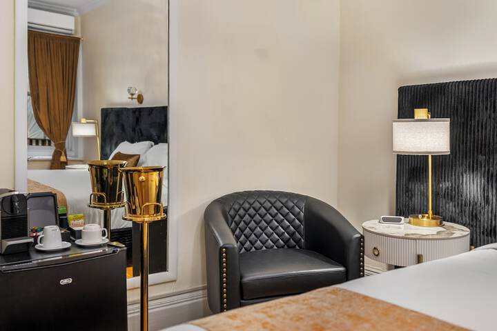 Room 45 of 115