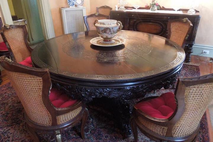 Breakfast area