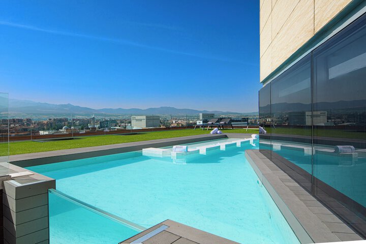 Pool 61 of 105