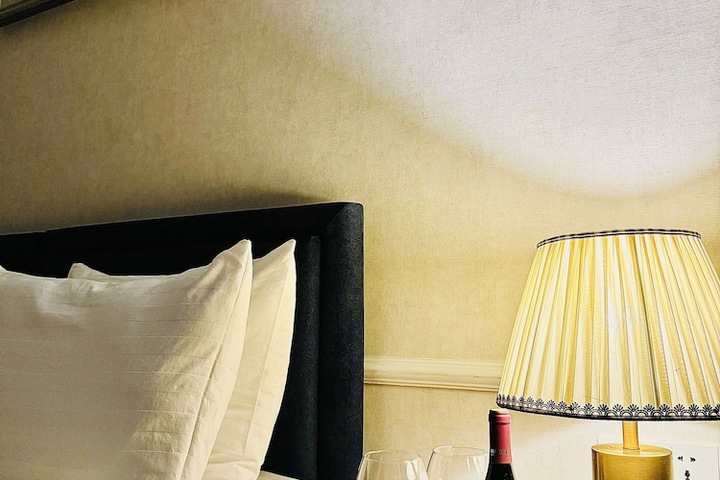 Room 48 of 93