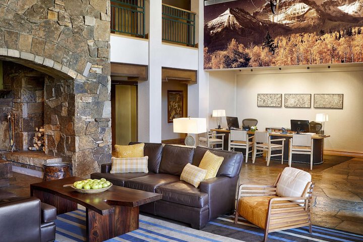 Hotel Interior 4 of 36