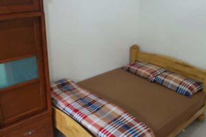 Room 4 of 11