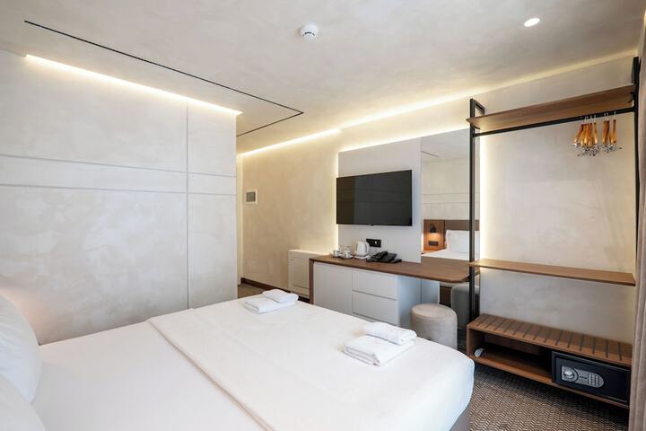Room 42 of 125