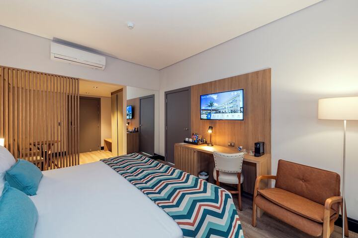 Room 7 of 51